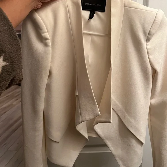 Bcbg white blazer - Picture 4 of 4